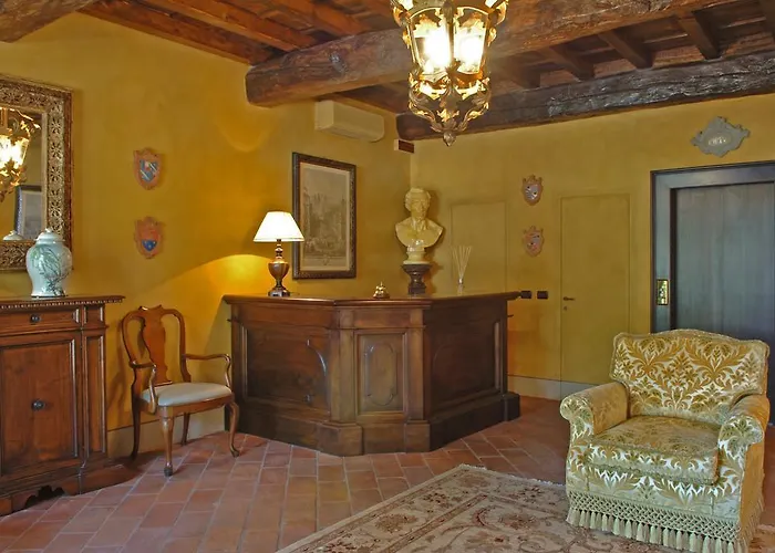 Torre Di San Martino فندق 3*
