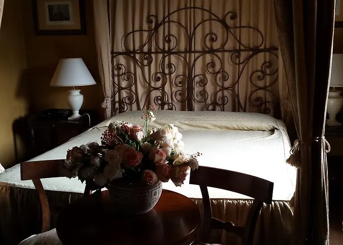 فندق Torre Di San Martino 3*