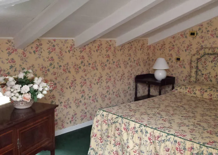 Torre Di San Martino فندق