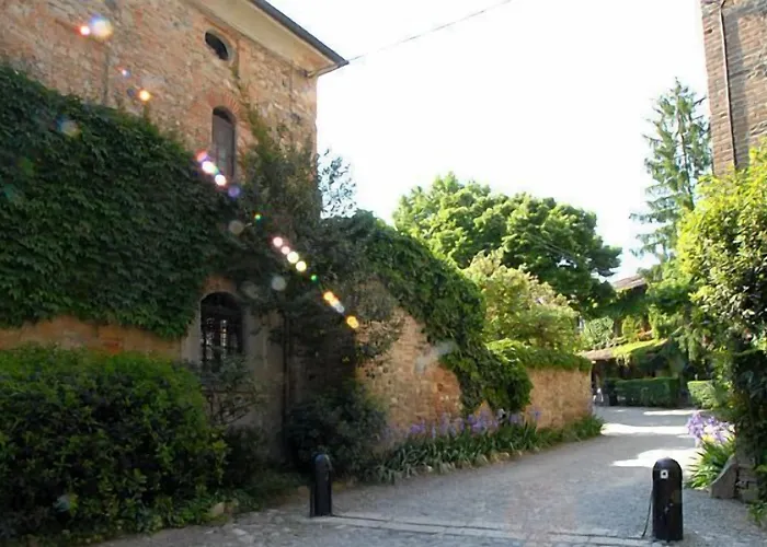 Torre Di San Martino فندق 3*